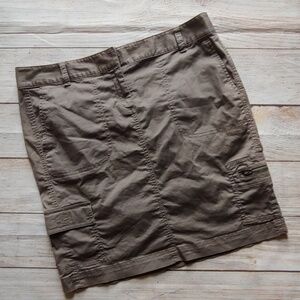 J. JILL KHAKI SKIRT SIZE 10